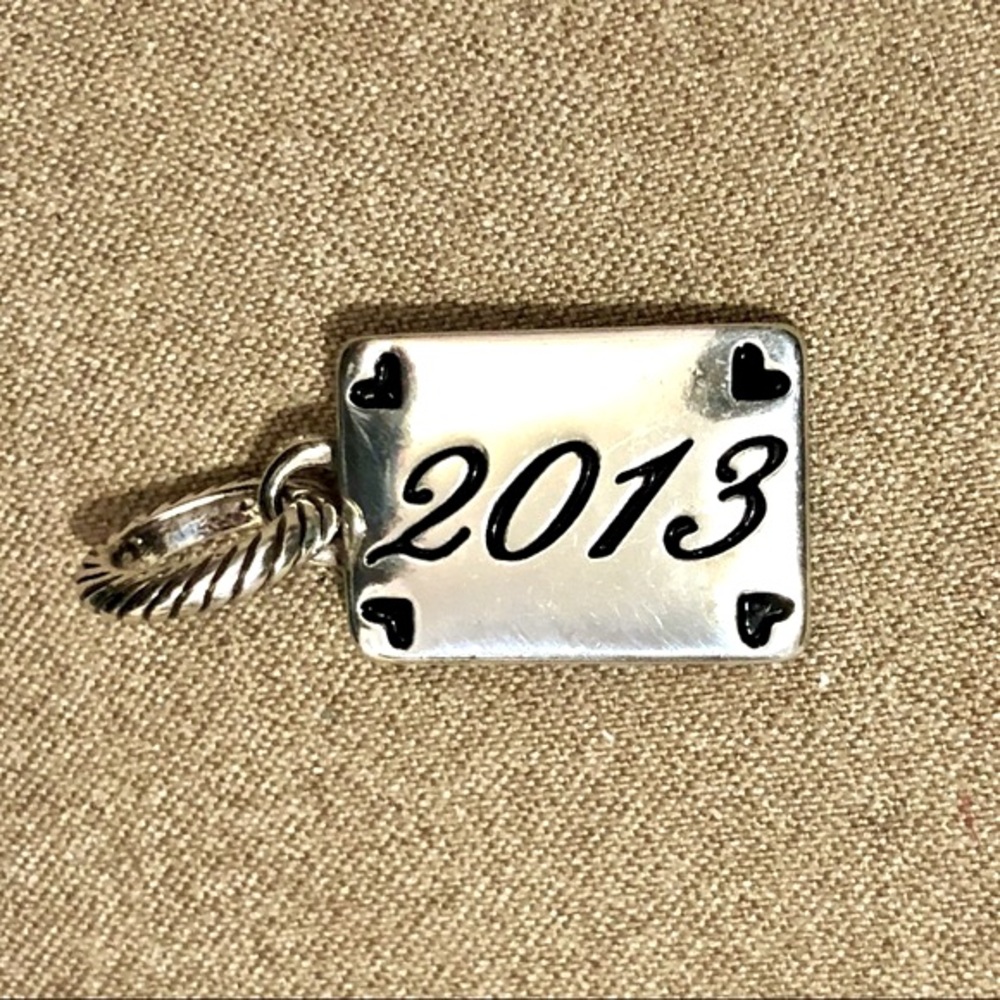🆕Listing! 🆕 Brighton 2013 charm Silver with hearts License plate style Retired